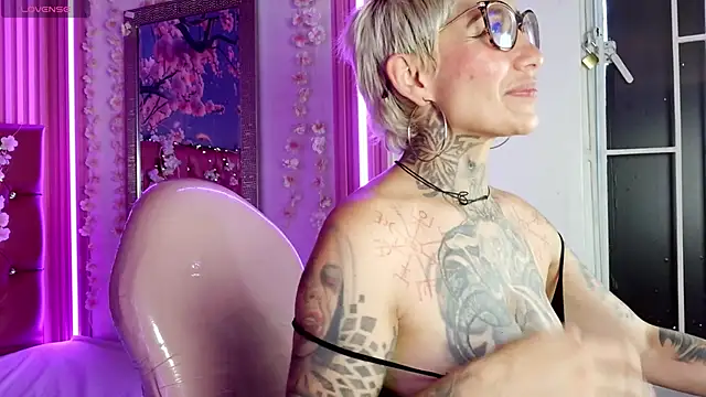 Everlyn_sexxのウェブカメラショー
