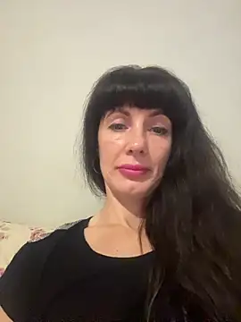 LadyLuxLover Adlı Modelin Canlı XXX Sohbeti
