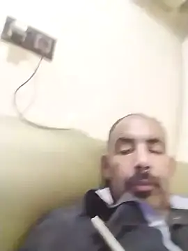 salimbasha Show in webcam