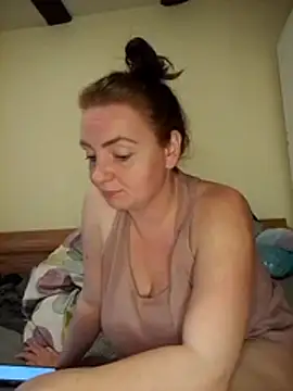 Bella-Monroe Adlı Modelin Canlı XXX Sohbeti