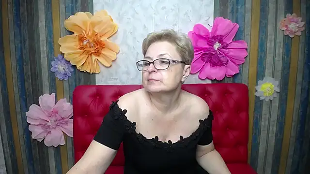 EmiliaGree's Live XXX Chat