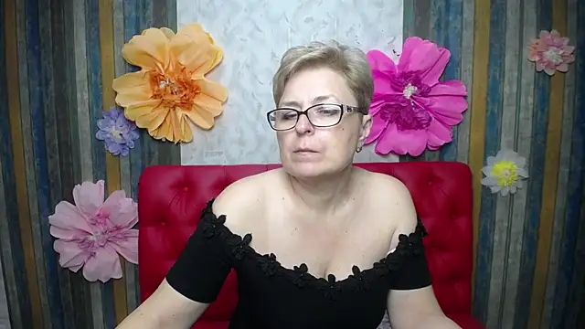 EmiliaGree's Live XXX Chat