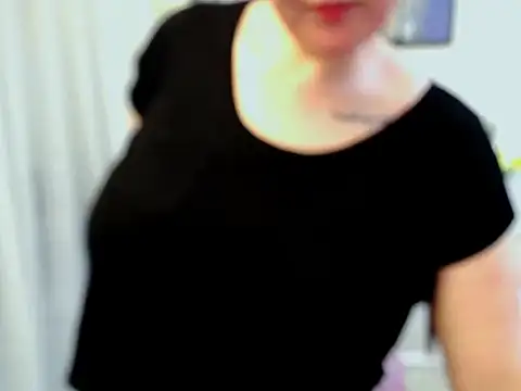 دردشة Lady_Tiana الجنسية المباشرة