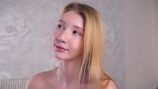 SunnivaCovil Chat XXX in diretta