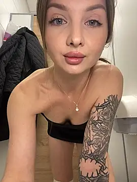 KrisMagnoly's Live XXX Chat