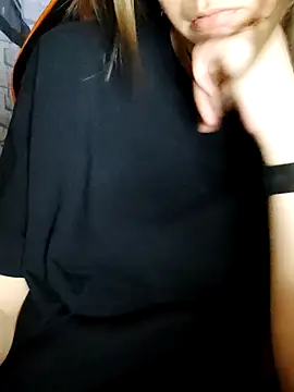 Aashikalaa élő XXX-chatje