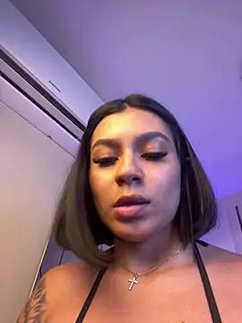 AlyssaRay Live XXX-Chat