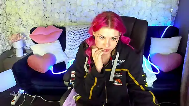 Show modela PinkyTrix na web-kameri