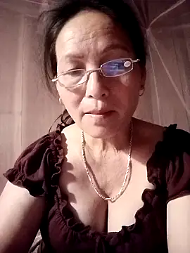Chatroom XXX en direct de Cucci07