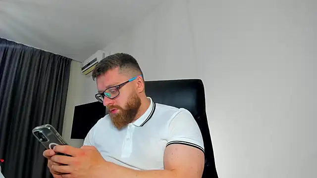 Chatroom XXX en direct de Findom_guy