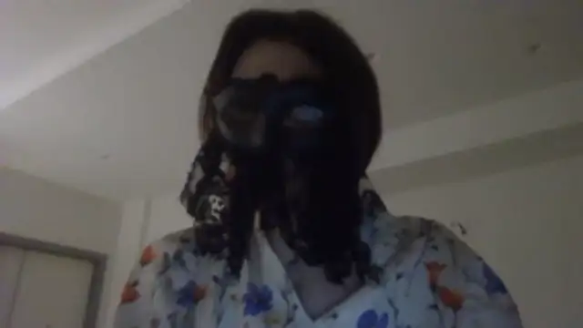 HelenTiAscolta Chat XXX live