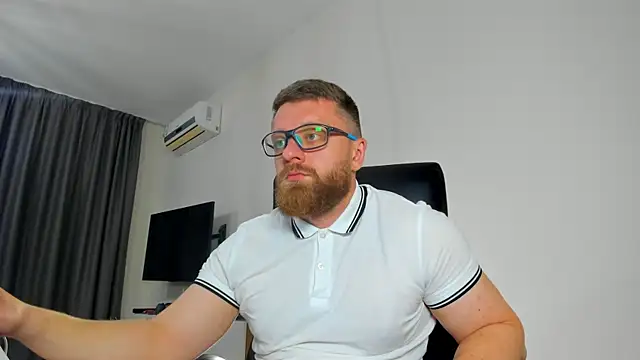 Findom_guy Chat XXX in diretta