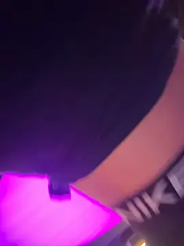 Webkamerová show F3ckd0lllucy