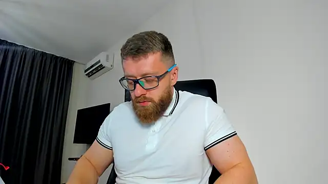 Findom_guy Adlı Modelin Canlı XXX Sohbeti
