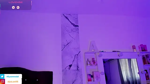 alysson_18のライブXXXチャット