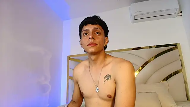 Milo_Storm Webcam Show