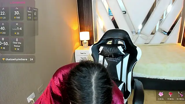 Linda4PetiteのライブXXXチャット