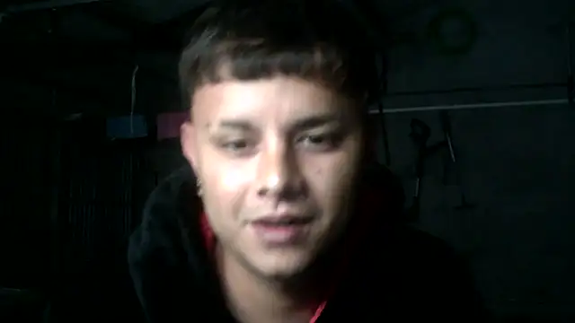Sickbooy69 Show in webcam