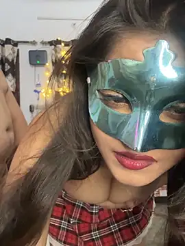 Show modela pooja_sexy79 na web-kameri