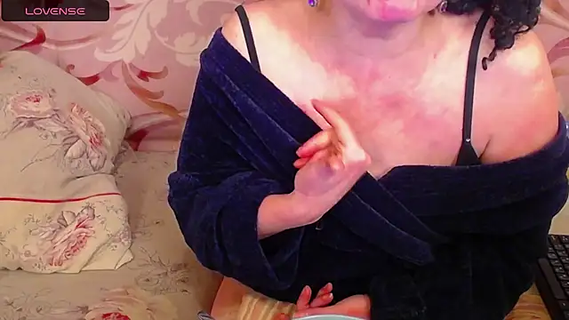 hotzlata's Live XXX Chat