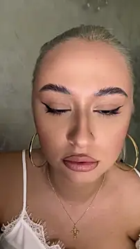 Kylie_One Webcam show