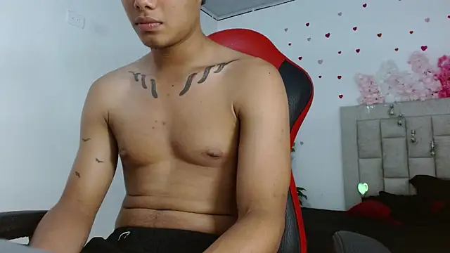 Show modela kael_fox na web-kameri