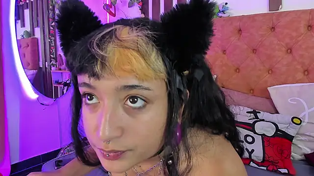 MeowMota_ live XXX chat