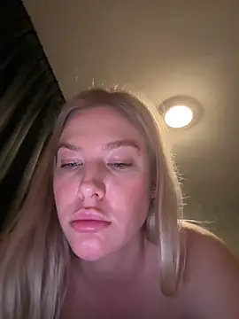 Chloemillerrxx 웹캠 쇼