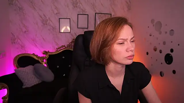 XXX chat uživo modela ShyySiren