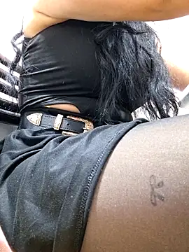 LuiannaのライブXXXチャット