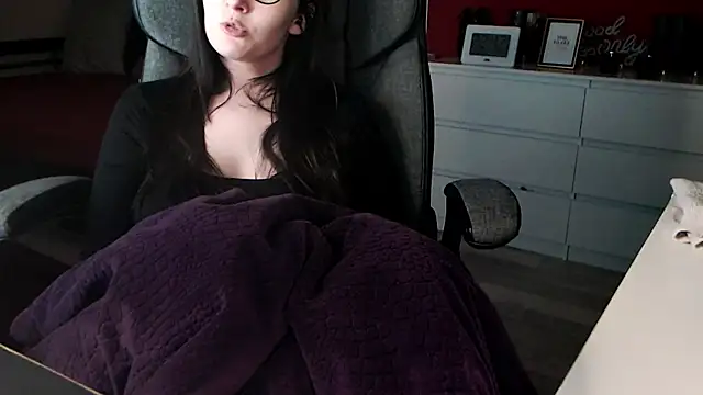 Alina_Lamour – Naživo XXX chat