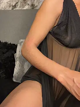 Hot_Mess18 webkamerás műsora