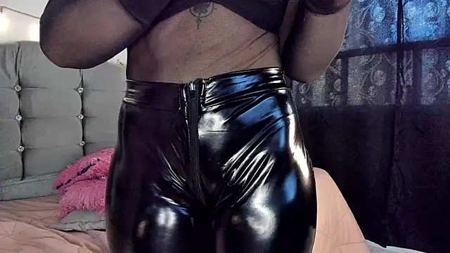 Онлайн чат XXX MarieLatex