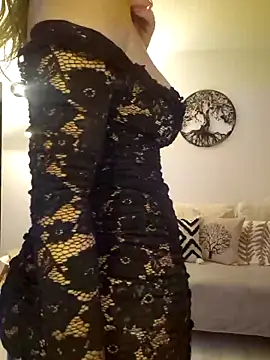 دردشة CelynaRoss الجنسية المباشرة
