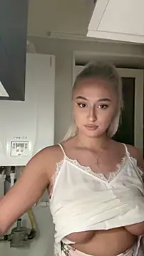 Kylie_One Webcam show
