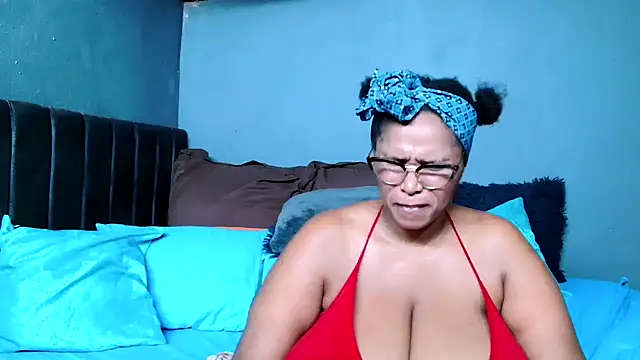 BustyBela42's Live XXX Chat