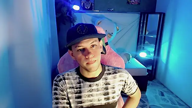 Top_and_bottom Webcam-Show