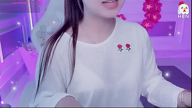 Hen-1m52 Webcam Show