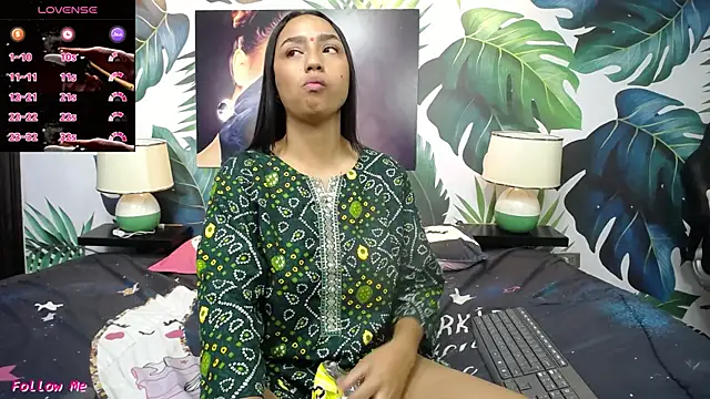 shakti_moumita লাইভ XXX চ্যাট
