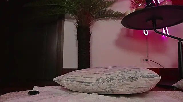Katyeraven Webbikameraesitys