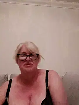 FlirtyFleur-x's Webcam Show