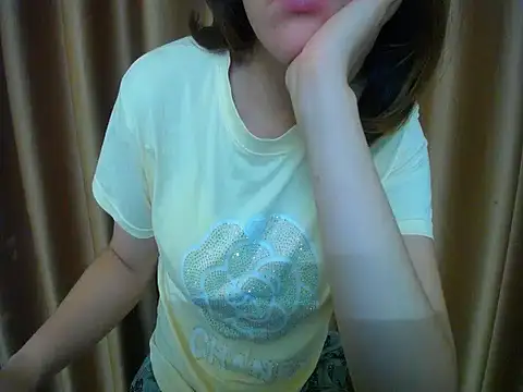 Donaa_sexy Adlı Modelin Canlı XXX Sohbeti