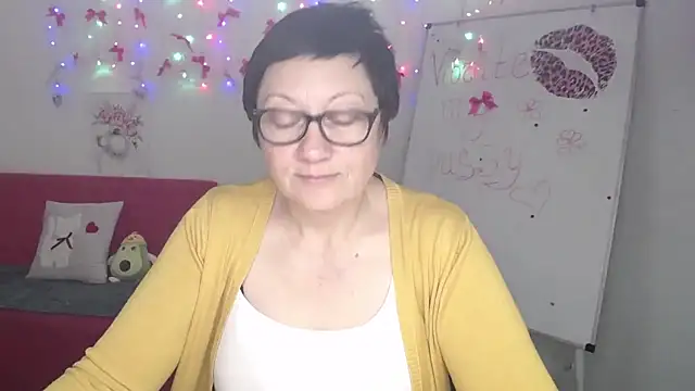 EmilyL0ve Chat XXX in diretta
