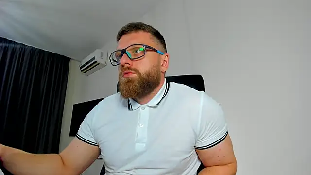Show modela Findom_guy na web-kameri