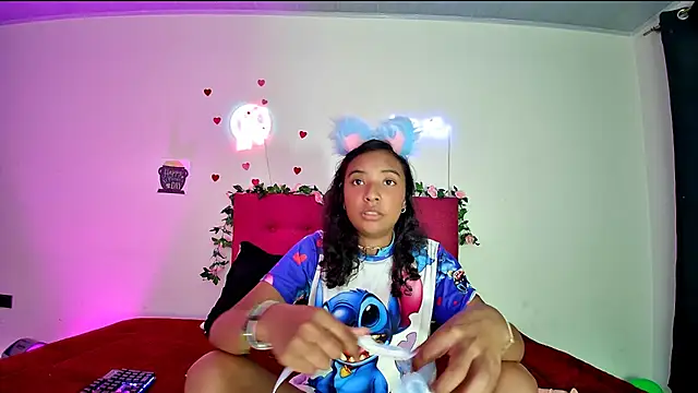 Chat +18 de Ellie_Cute7 ao vivo