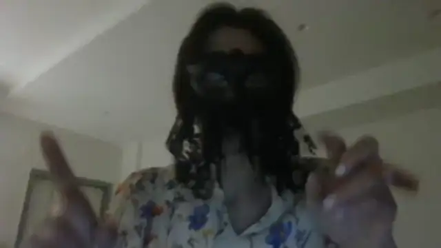 HelenTiAscolta's Live XXX Chat