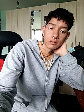 Онлайн чат XXX heyy_noah11