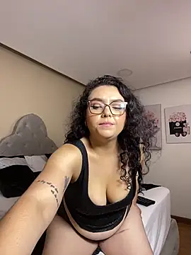 AlmaraRouge Adlı Modelin Canlı XXX Sohbeti