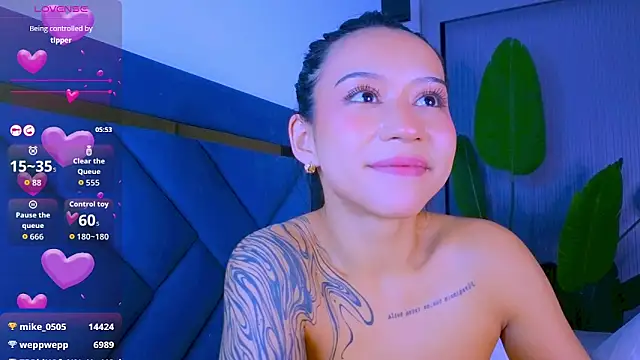 Chat XXX en directo de Mia_Tin
