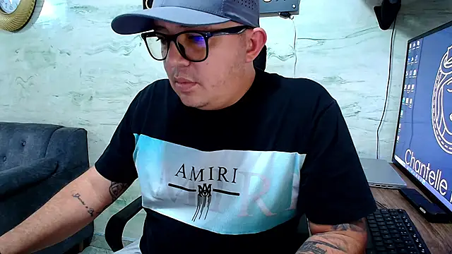 Pokazy przed kamerką – maximo_daddy